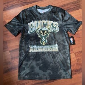 Milwaukee Bucks men’s small tie dye t-shirt